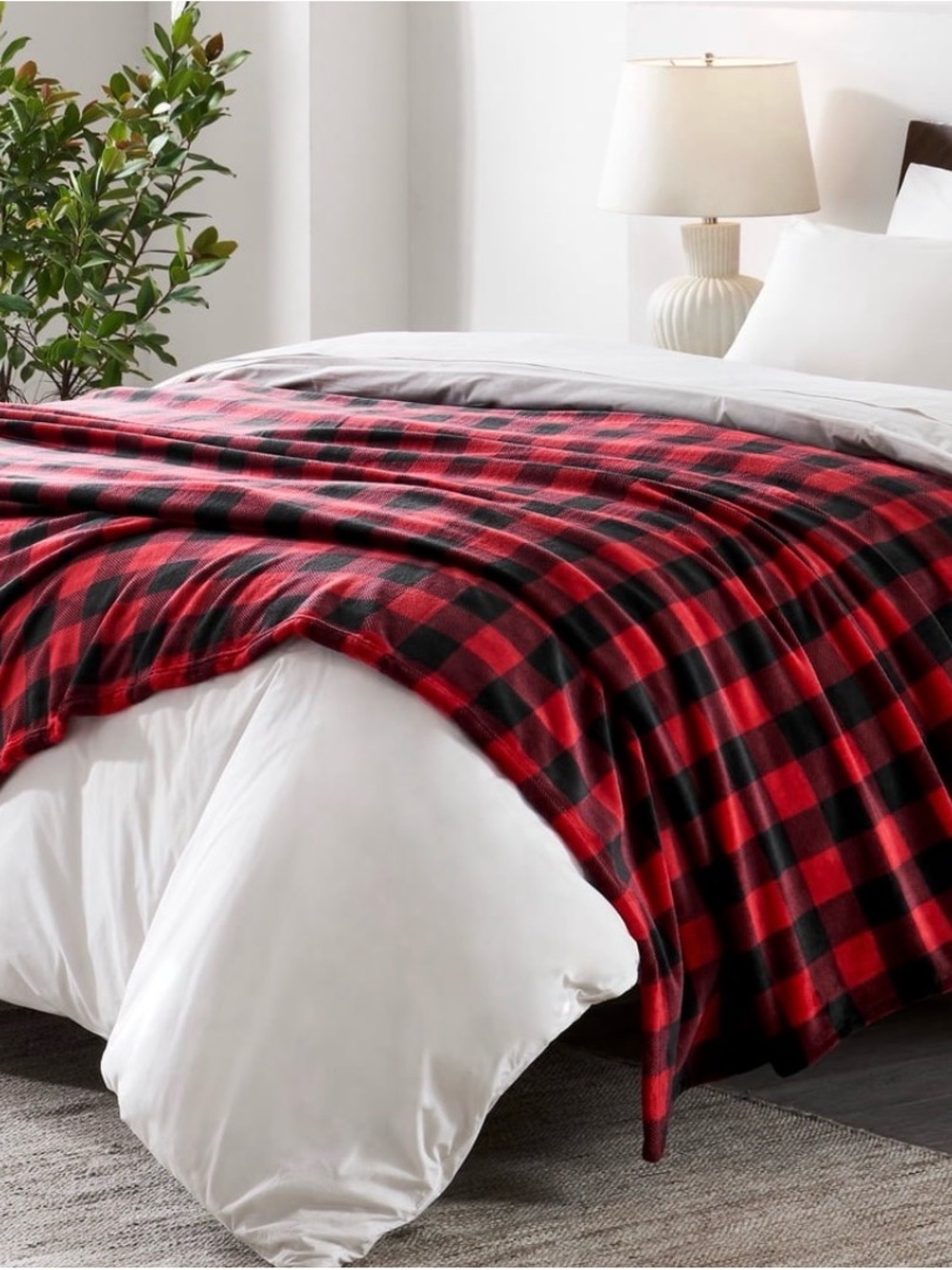 Red and Black Buffalo Plaid Throw Blanket - Brand Unknown